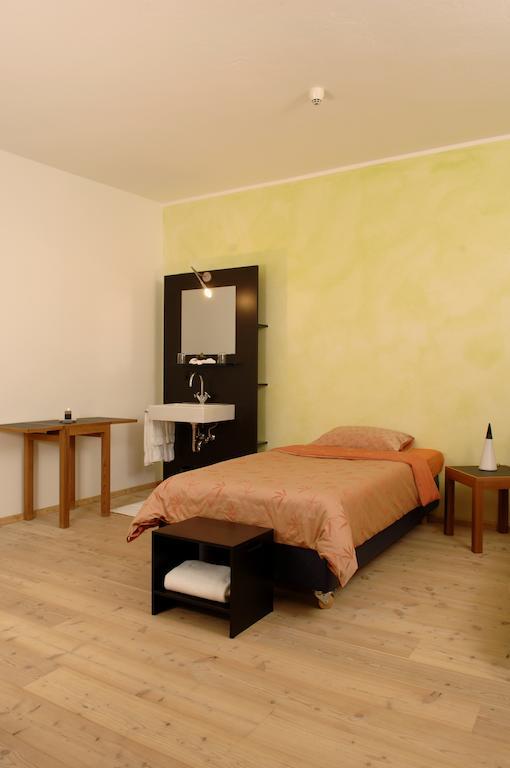 Felsenhotel La Claustra Airolo Room photo